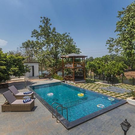 Saffronstays Riverfront Manor, 5-Bdr Pool Villa By Pej River 카르자트 외부 사진