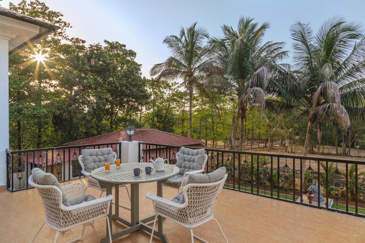 Saffronstays Riverfront Manor, 5-Bdr Pool Villa By Pej River 카르자트 외부 사진
