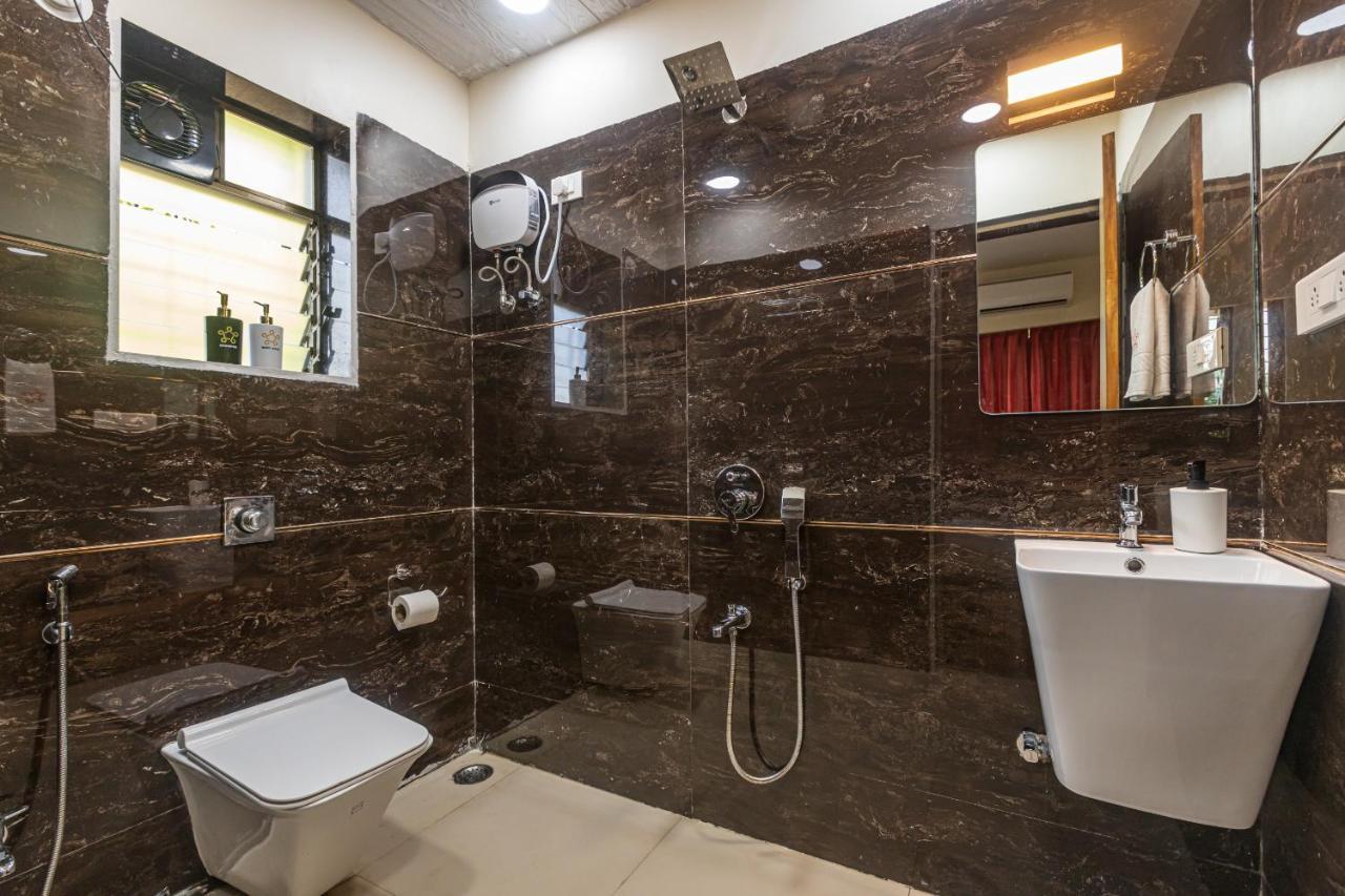 Saffronstays Riverfront Manor, 5-Bdr Pool Villa By Pej River 카르자트 외부 사진