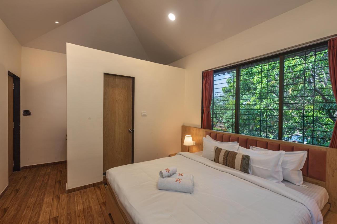 Saffronstays Riverfront Manor, 5-Bdr Pool Villa By Pej River 카르자트 외부 사진