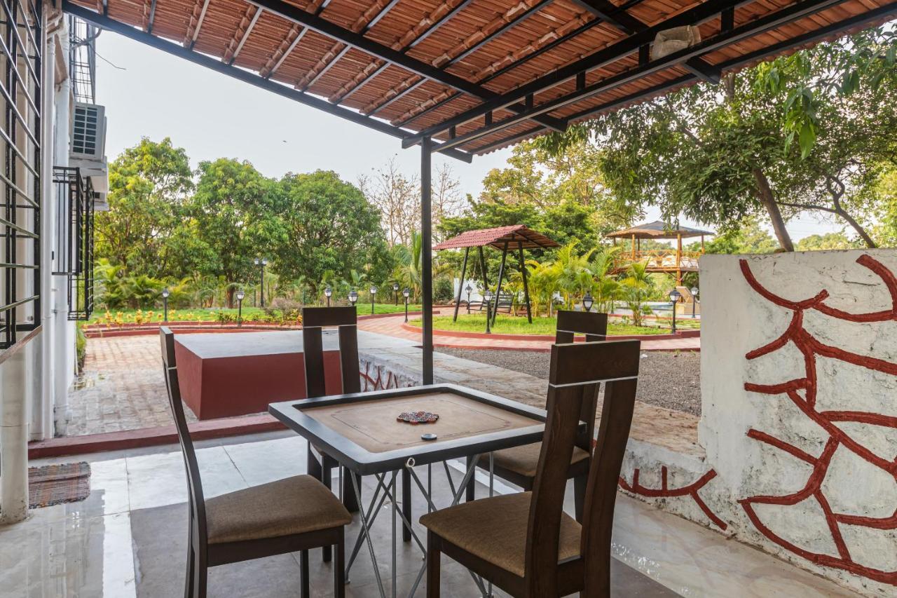 Saffronstays Riverfront Manor, 5-Bdr Pool Villa By Pej River 카르자트 외부 사진