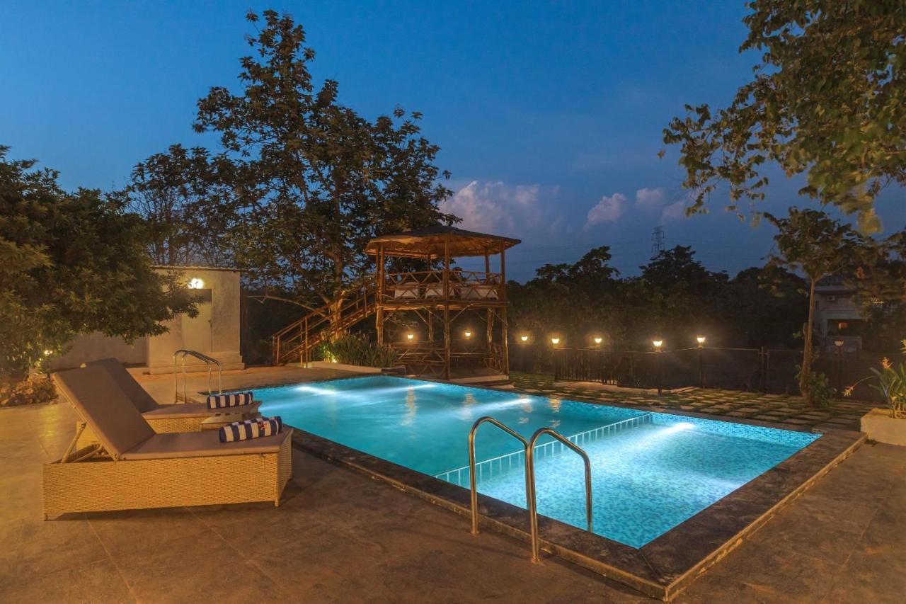 Saffronstays Riverfront Manor, 5-Bdr Pool Villa By Pej River 카르자트 외부 사진